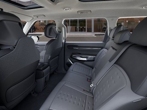 New 2026 Kia EV9 Wind AWD/4WD image 18