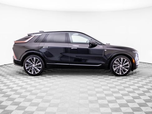 Certified 2025 Cadillac Lyriq Luxury w/ LPO, Floor Liner Package AWD/4WD image 7