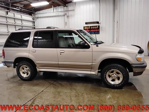 Used 1998 Ford Explorer XLT AWD/4WD image 2