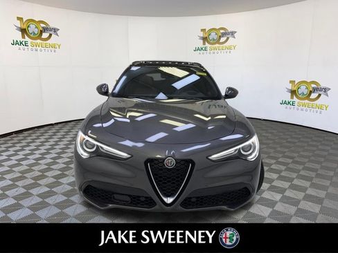 Used 2023 Alfa Romeo Stelvio Ti image 3