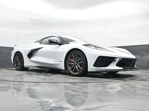 Used 2023 Chevrolet Corvette Stingray Premium Conv w/ Z51 Performance Package image 39