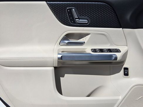 New 2026 Mercedes-Benz GLB 250 image 21