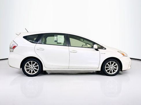 Used 2014 Toyota Prius V Five FWD image 10