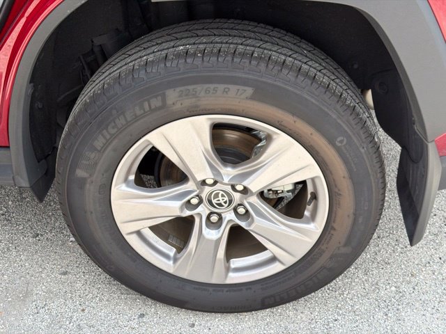 Used 2025 Toyota RAV4 XLE FWD image 15