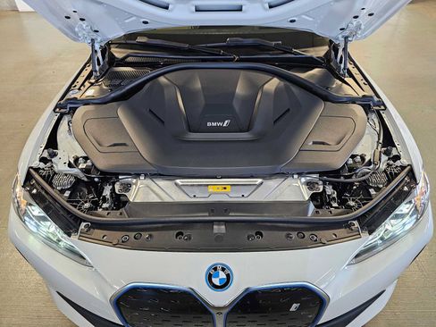 Used 2023 BMW i4 eDrive35 RWD image 9