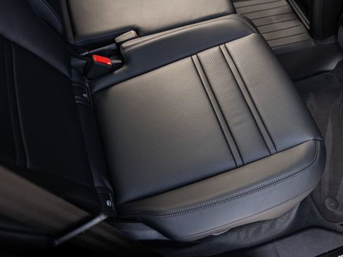Certified 2025 Porsche Cayenne GTS AWD/4WD image 42