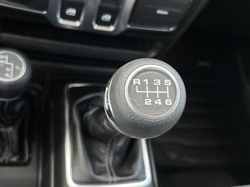 Used 2024 Jeep Wrangler Sport AWD/4WD image 31