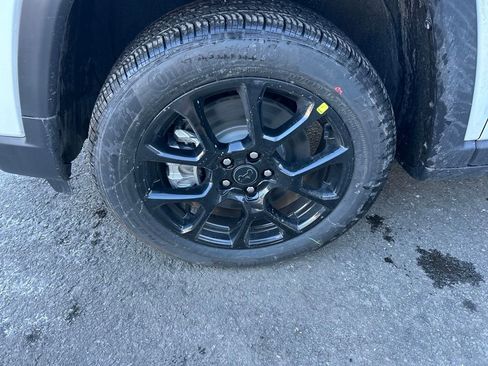 New 2026 Jeep Compass Latitude image 11