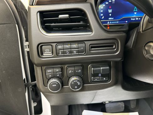 Used 2022 Chevrolet Tahoe Z71 w/ Luxury Package image 19