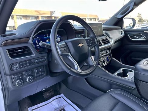 Used 2024 Chevrolet Suburban Premier w/ Premium Package image 19
