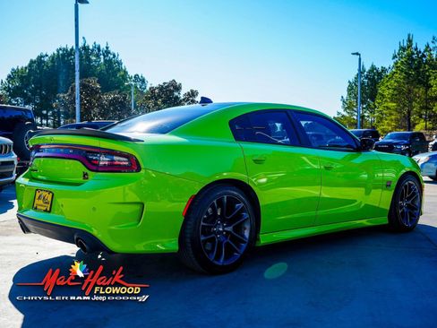 Used 2023 Dodge Charger Scat Pack w/ Navigation & Travel Group image 9