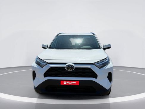 Used 2025 Toyota RAV4 XLE AWD/4WD image 6
