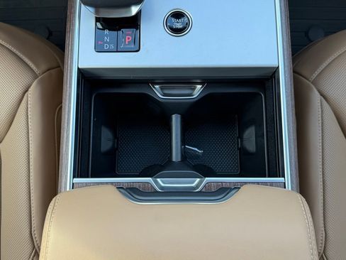 New 2026 Land Rover Range Rover SE image 21