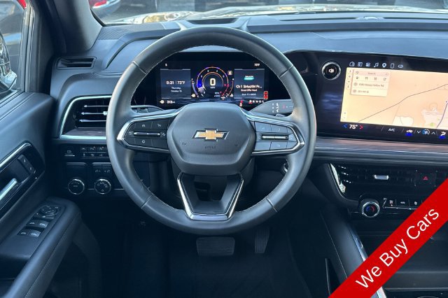Used 2025 Chevrolet Suburban LS RWD image 18