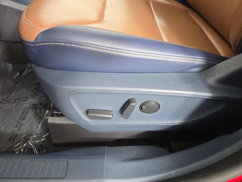 Used 2022 Ford Maverick Lariat w/ Lariat Luxury Package FWD image 4