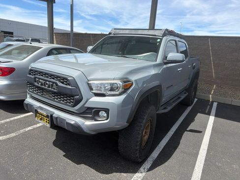 Used 2021 Toyota Tacoma TRD Off-Road w/ Technology Package AWD/4WD image 4