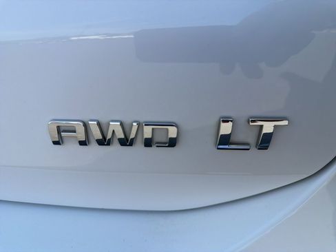 Used 2022 Chevrolet Equinox LT AWD/4WD image 10