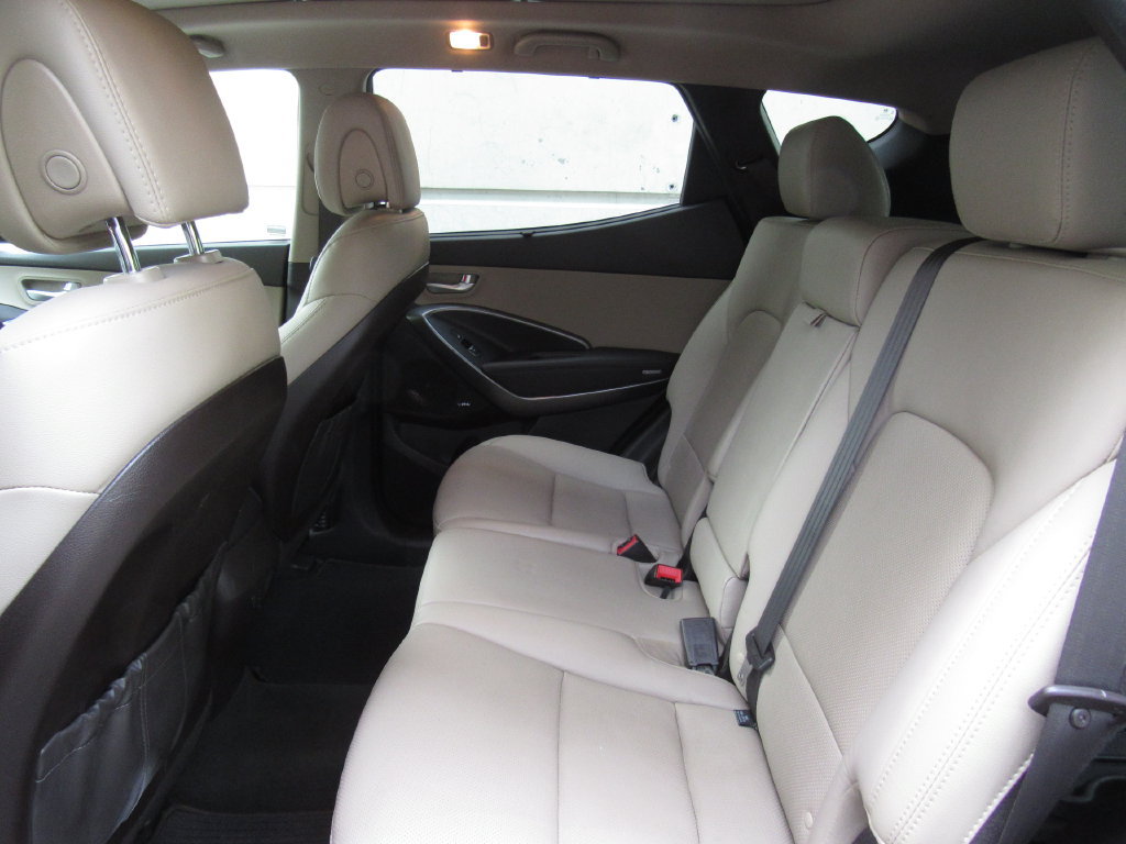 Used 2018 Hyundai Santa Fe Sport w/ 2.4L Tech Package 04 FWD image 16