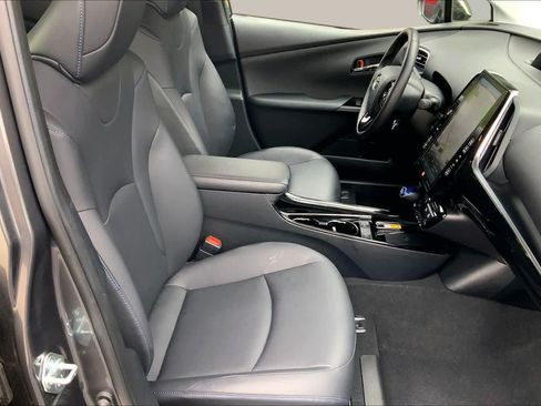 Used 2019 Toyota Prius Limited w/ Premium Convenience Package FWD image 9