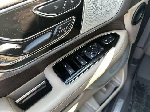Used 2022 Lincoln Navigator Reserve AWD/4WD image 13