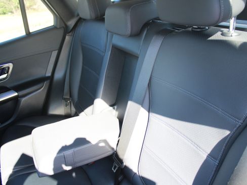 Used 2024 Mercedes-Benz GLC 300 4MATIC image 44