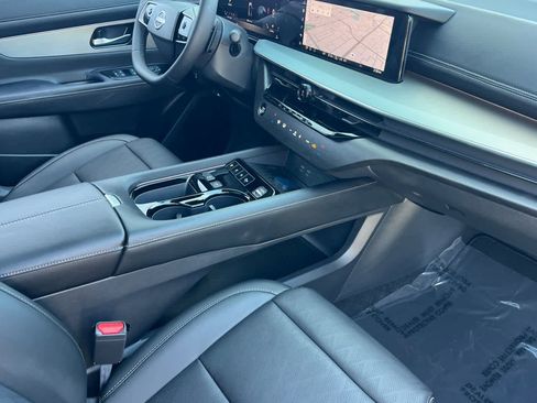 New 2026 Nissan Murano Platinum AWD/4WD image 18