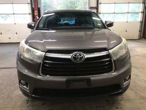 Used 2015 Toyota Highlander Limited Platinum image 2