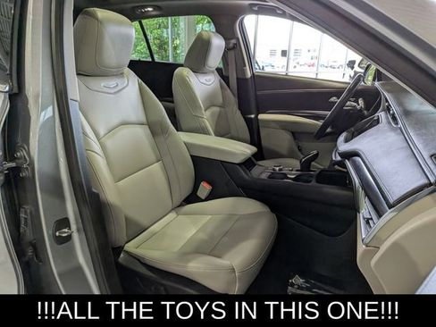 Used 2023 Cadillac XT4 Luxury w/ Cold Weather Package AWD/4WD image 23