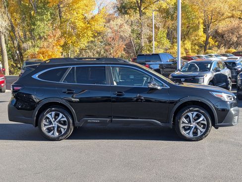 Used 2022 Subaru Outback Limited XT image 2