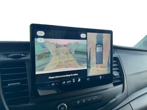 Used 2023 Ford E-Transit Medium Roof image 13