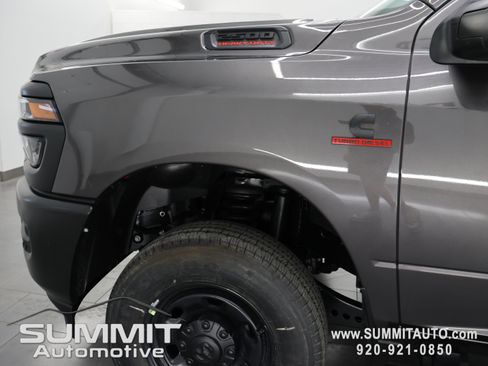 New 2026 RAM 2500 Tradesman w/ Safety Group AWD/4WD image 33