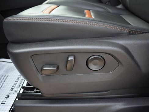 Used 2025 GMC Sierra 1500 AT4 w/ AT4 Premium Package image 18