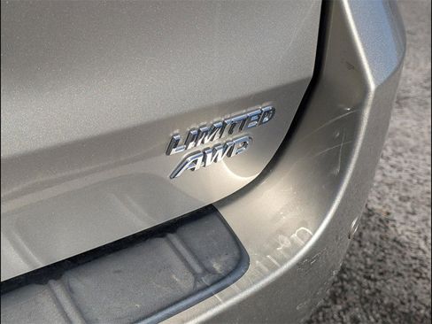 Used 2017 Toyota Sienna Limited Premium image 22