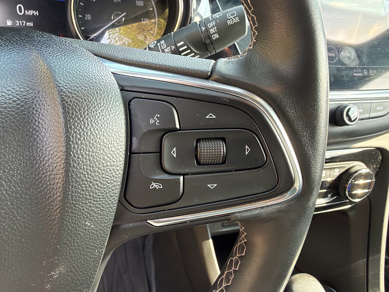 Used 2023 Buick Encore GX Essence w/ Experience Buick Package FWD image 25