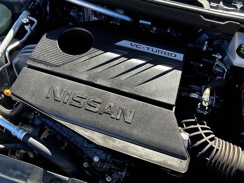 Used 2023 Nissan Rogue SV image 34