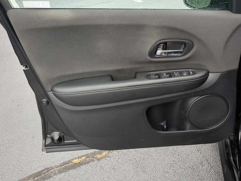 Used 2020 Honda HR-V Sport image 11