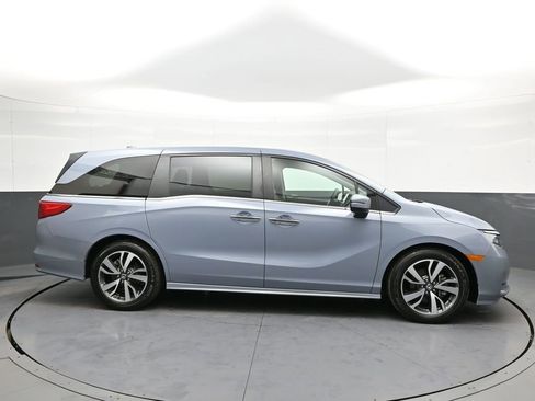 Used 2023 Honda Odyssey Touring image 5