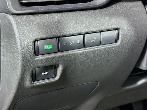 Used 2025 Nissan Sentra S FWD image 17