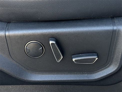 Used 2018 Ford F150 Raptor w/ Equipment Group 802A Luxury image 32