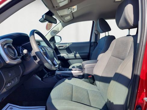 Used 2020 Toyota Tacoma SR5 image 9