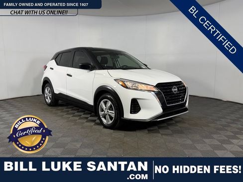 Used 2022 Nissan Kicks S image 1