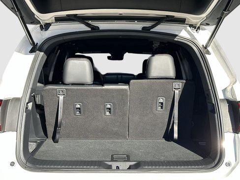 Certified 2025 Honda Pilot Black Edition image 45