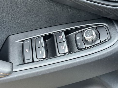 New 2026 Subaru Crosstrek 2.5i Limited w/ Crosstrek Mirror Package image 11