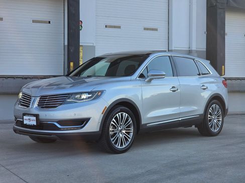 Used 2016 Lincoln MKX Reserve w/ Technology Package FWD image 5