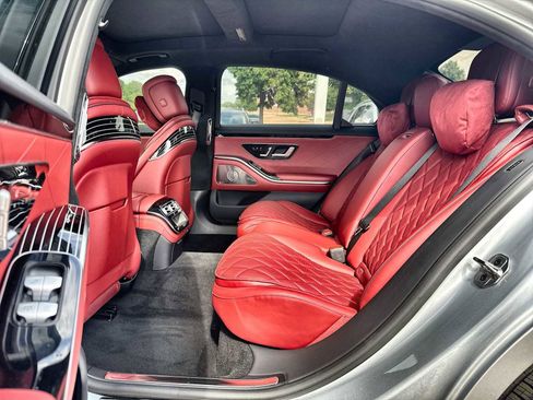 Used 2025 Mercedes-Benz S 580 4MATIC Sedan image 4