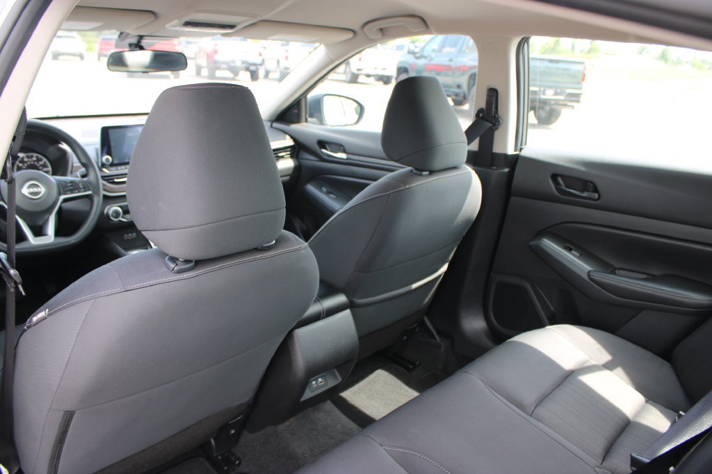 Used 2024 Nissan Altima 2.5 SV FWD image 26