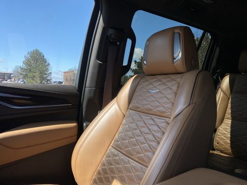 Used 2022 Cadillac Escalade ESV Sport w/ Touring Package image 20