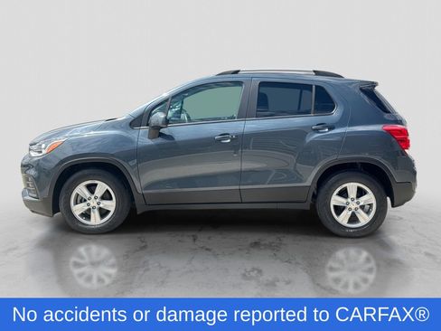 Used 2022 Chevrolet Trax LT w/ LT Convenience Package FWD image 3