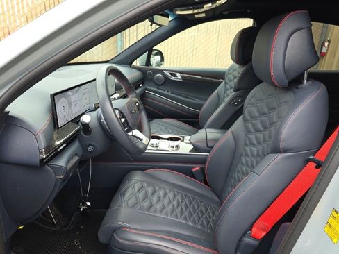 Used 2025 Genesis GV80 3.5T e-SC image 7