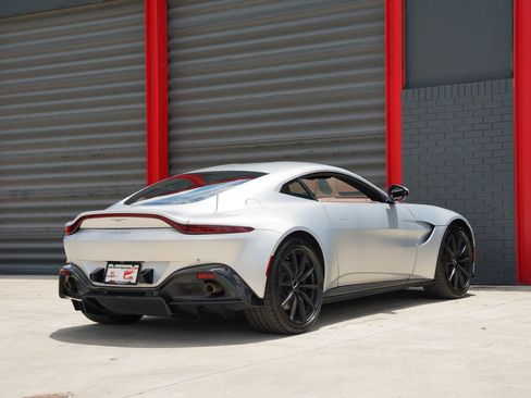 Used 2020 Aston Martin V8 Vantage Coupe RWD image 13